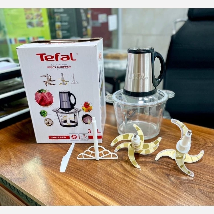 خردکن تفال-6 تیغه تیتانیوم طلایی همراه با 4 تیغه زاپاس- همراه همزن و کاردک-مدل TF-8368X  کد ۶۹۰۴
