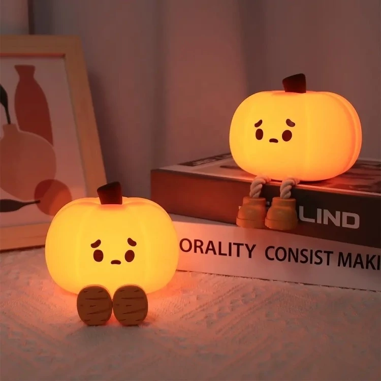 چراغ خواب سیلیکونی طرح کدو تنبل Pumpkin design silicone night light کد ۴۱۱۲