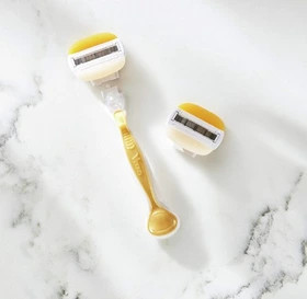 تیغ یدک زنانه ژیلت ونوس مدل Olay Plus بسته ۴ عددی ۵ لبه