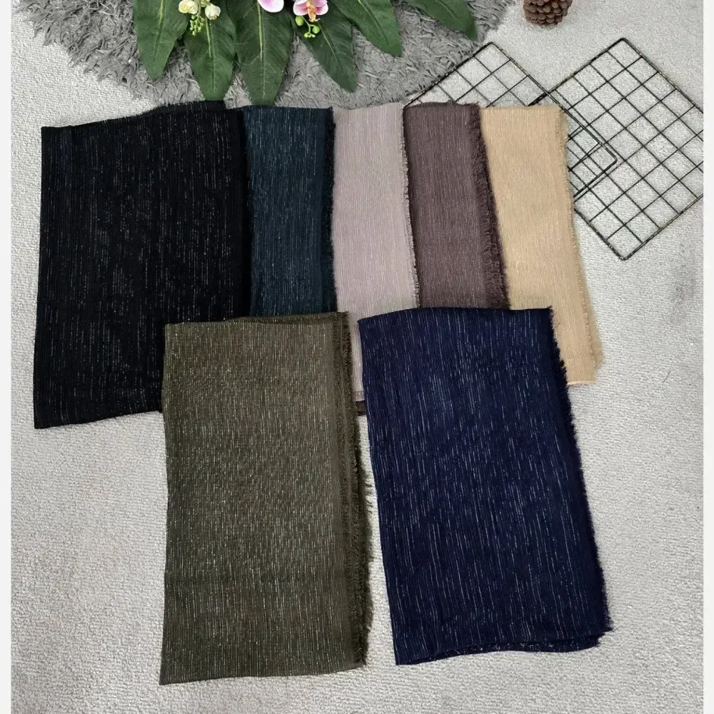 شال پلیسه لمه دار دور ریش ابعاد 175 در 75 سانتی متر