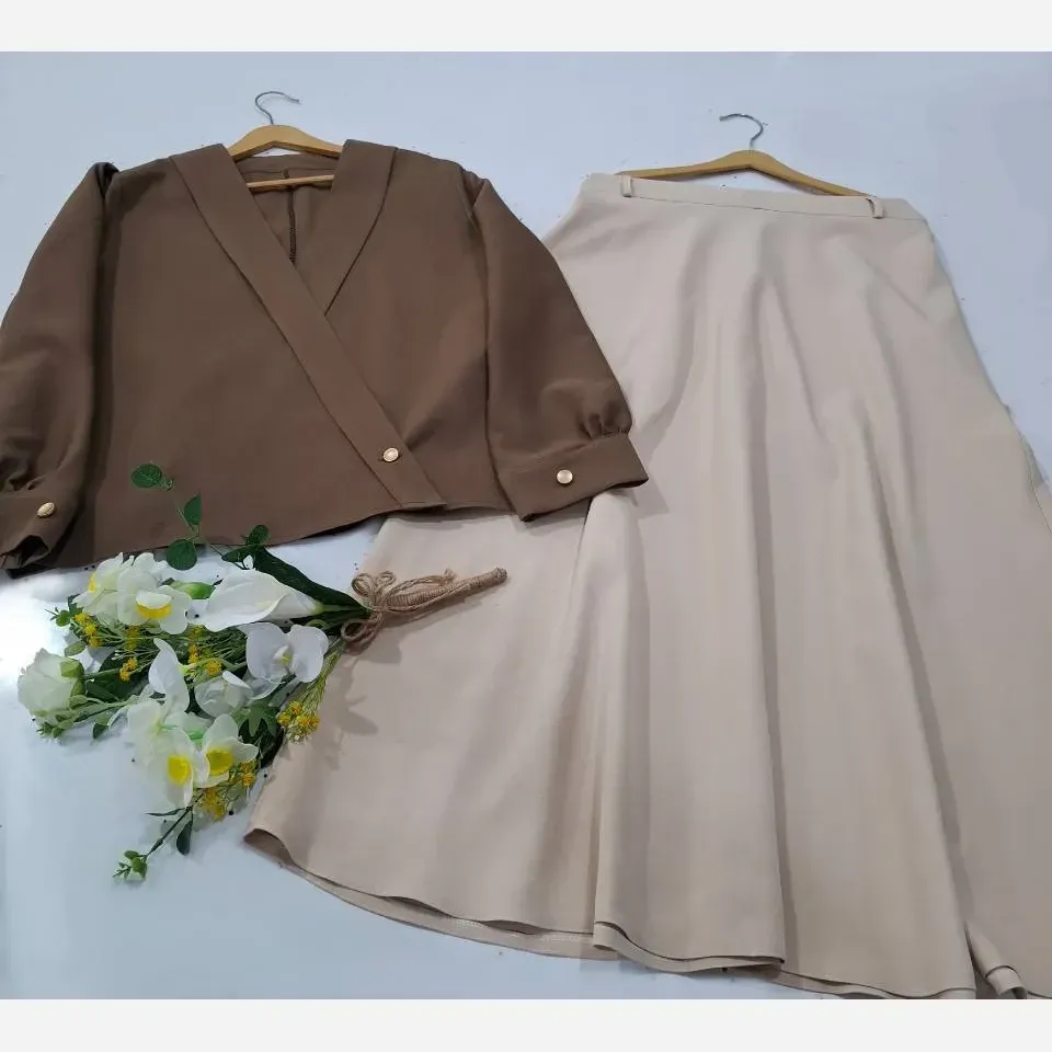 ست کت و سارافون لینن زنانه رنگ مشکی و استخوانی سایز فری سایز تا 46