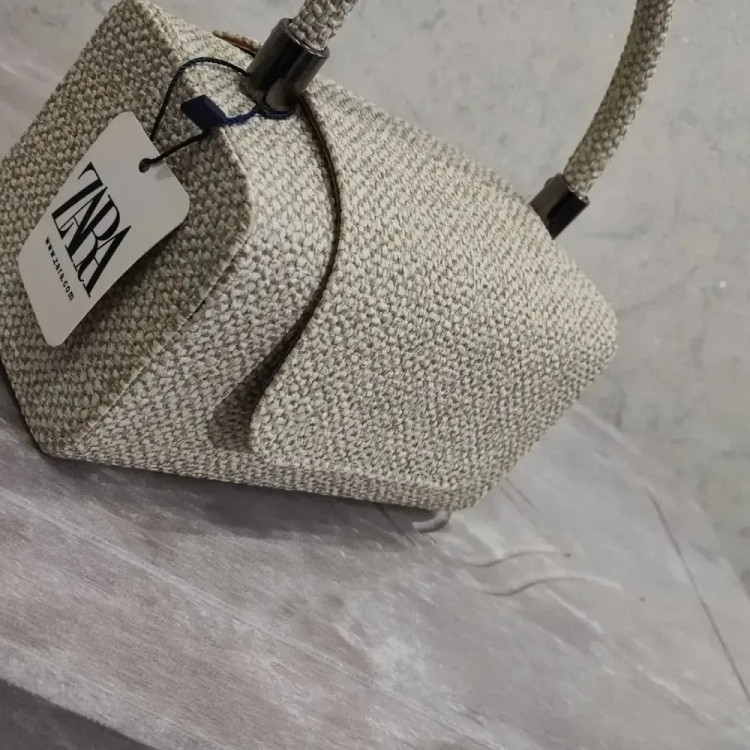 کیف ساندویچی چرم طرح کنف رنگ نسکافه ای کرم سایز آزاد