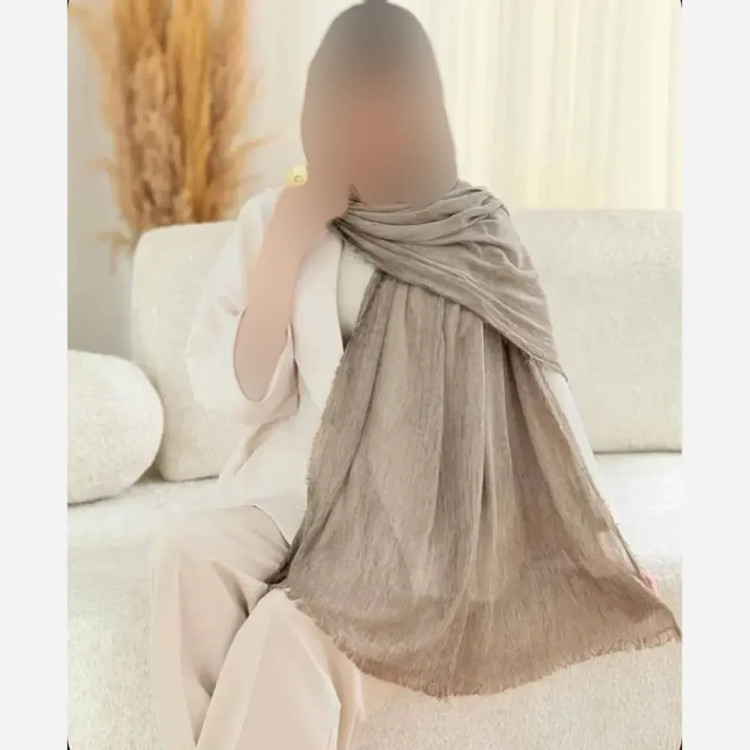شلوار زنانه فول نگین جنس شانتون درجه یک رنگ مشکی سایز فری 36 تا 46 قد 100