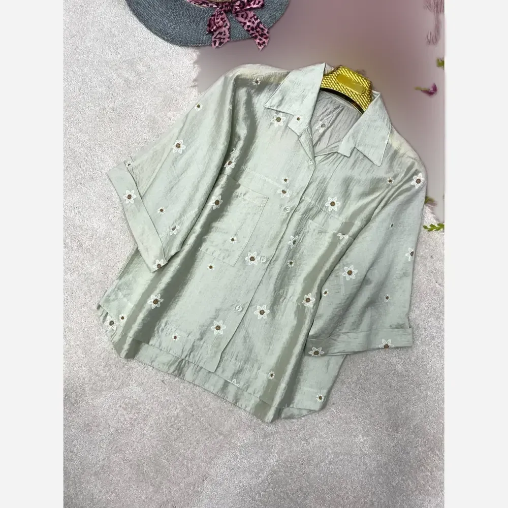 شومیز لارا پری شیشه ای درجه یک فری سایز 38 تا 46 رنگبندی متنوع