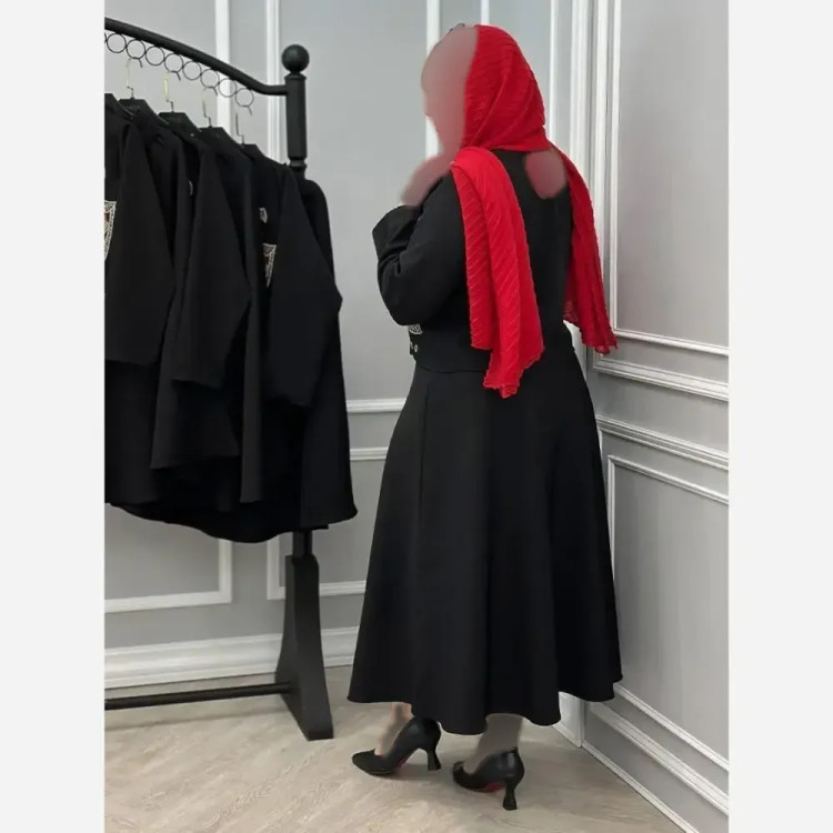 کت و دامن زنانه مازراتی گلدوزی شده رنگ مشکی سایز فری 38 تا 46