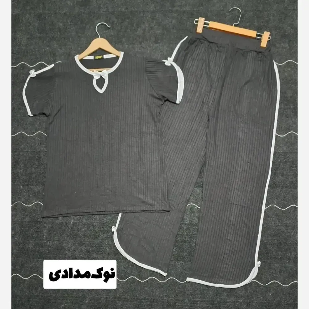 ست تیشرت شلوار پاپیون جنس آکاردئونی یقه اشکی